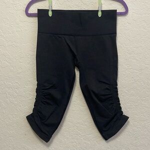 Lululemon cropped leggings size 6 black